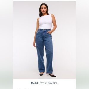 Abercrombie 90s Straight Ultra High Rise Jeans in Medium Wash